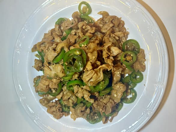 Sliced Pork with Green Chili 農家小炒肉